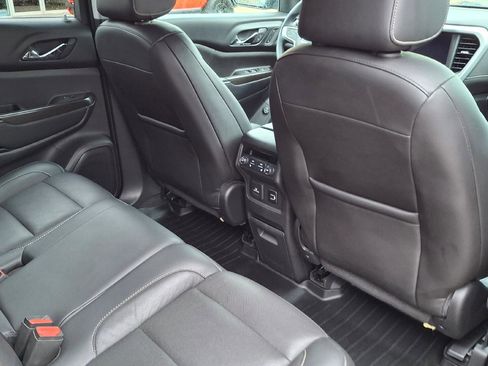 Used 2017 GMC Acadia SLT AWD/4WD image 9
