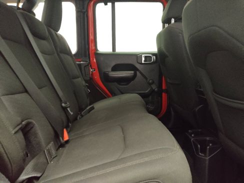 Used 2018 Jeep Wrangler Unlimited Sport AWD/4WD image 19