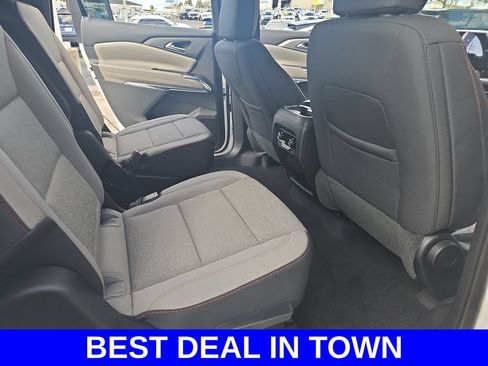 New 2026 Chevrolet Traverse LT w/ Sun and Wheel Package FWD image 11