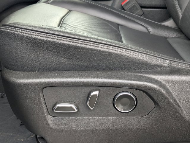 Used 2025 GMC Yukon Denali AWD/4WD image 21