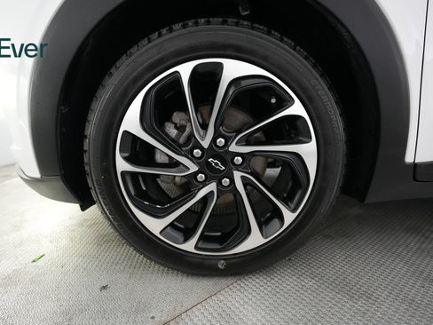 Used 2023 Chevrolet Bolt EUV Premier FWD image 19
