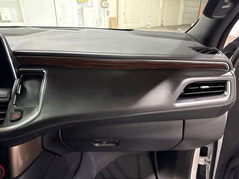 Certified 2024 Chevrolet Suburban High Country image 11