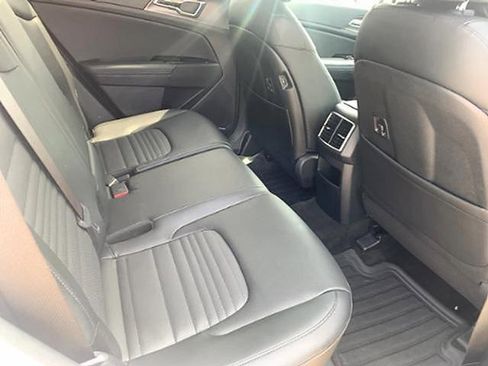 Used 2025 Kia Sportage SX image 10