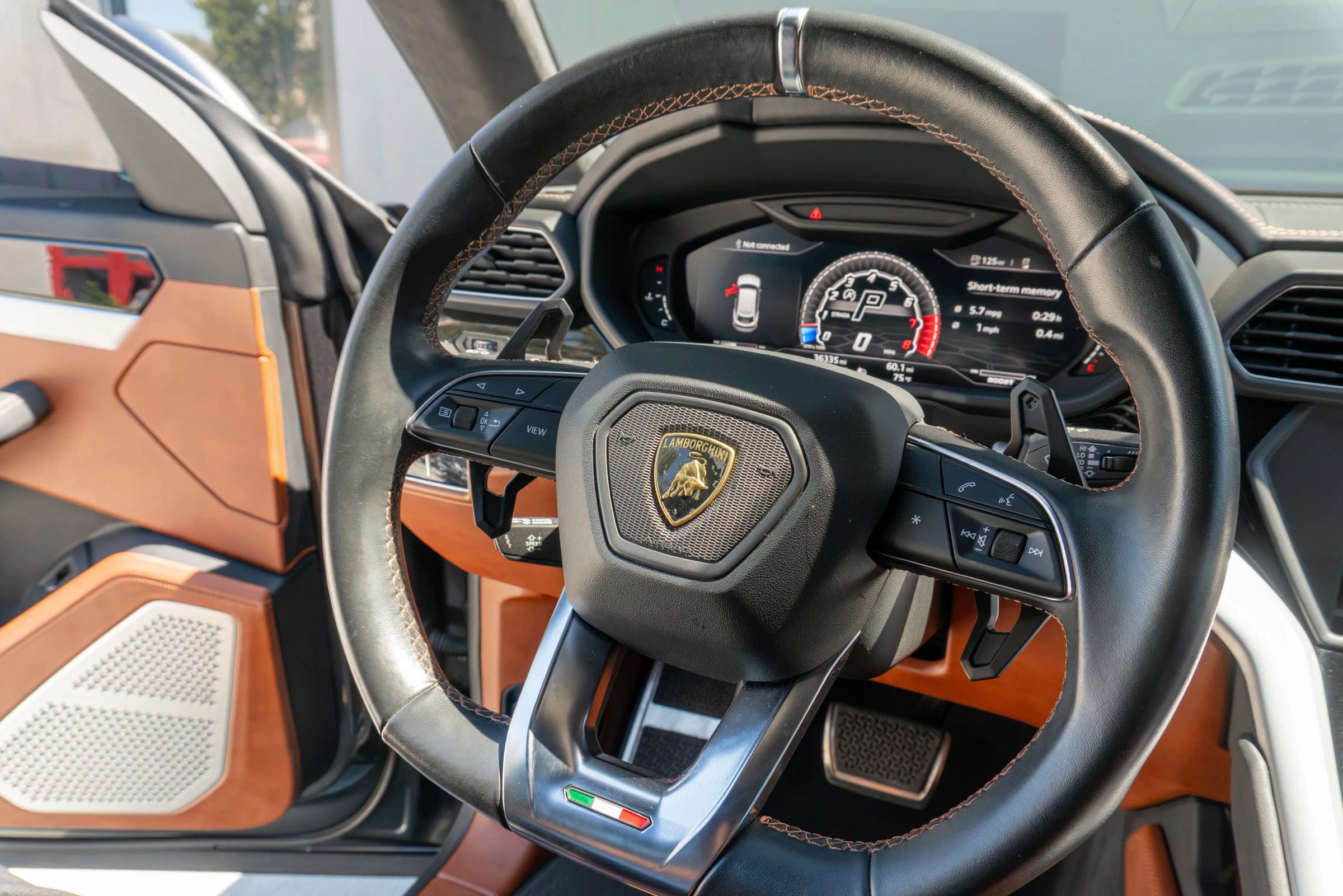 Used 2019 Lamborghini Urus AWD/4WD image 67
