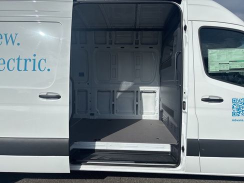 New 2024 Mercedes-Benz eSprinter 170 Cargo image 14
