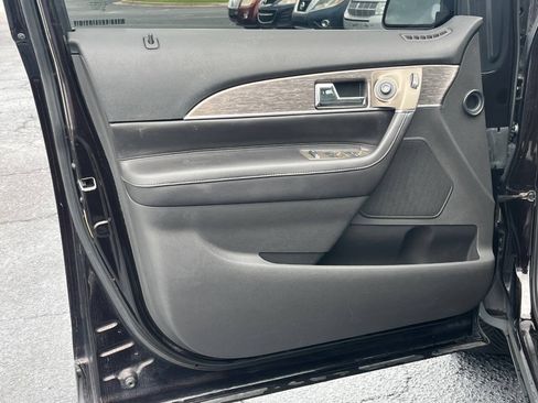 Used 2013 Lincoln MKX FWD image 11