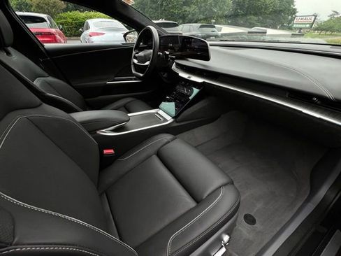Used 2024 Lucid Air Touring AWD/4WD image 23