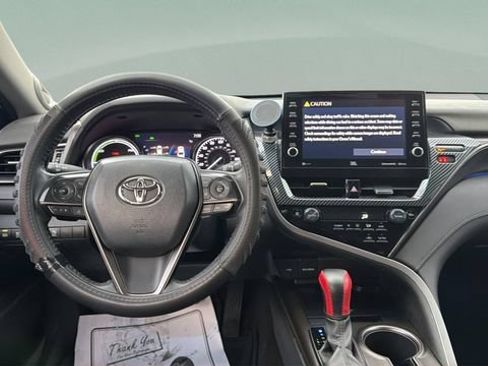 Used 2022 Toyota Camry XSE w/ Navigation Upgrade Package FWD image 9