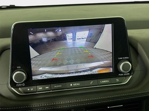 Certified 2025 Nissan Rogue SV w/ SV Premium Package FWD image 16