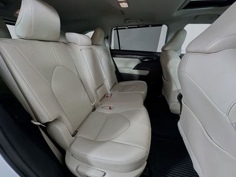 Used 2022 Toyota Highlander Limited AWD/4WD image 33