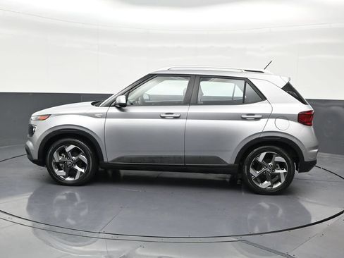 Used 2023 Hyundai Venue SEL w/ Cargo Package FWD image 2