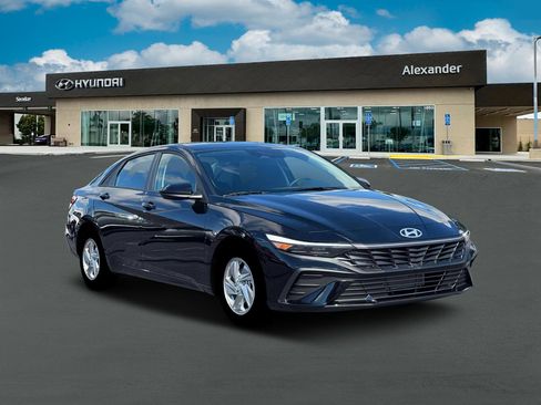 New 2026 Hyundai Elantra SE image 11