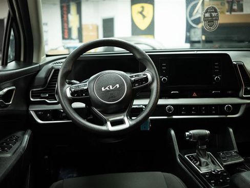 Used 2023 Kia Sportage LX image 17