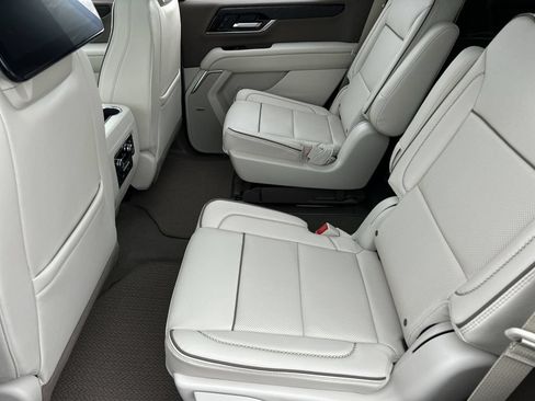 New 2026 GMC Yukon Denali w/ Denali Reserve Package AWD/4WD image 26