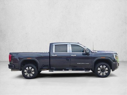 Used 2025 GMC Sierra 2500 Denali w/ Max Trailering Package AWD/4WD image 4