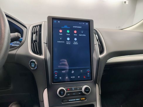 Used 2022 Ford Edge SEL w/ Convenience Package image 3