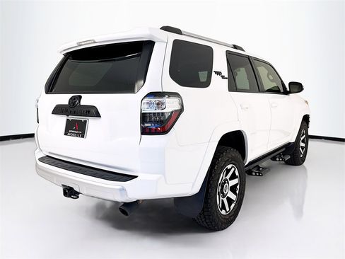 Used 2018 Toyota 4Runner TRD Off-Road Premium image 9