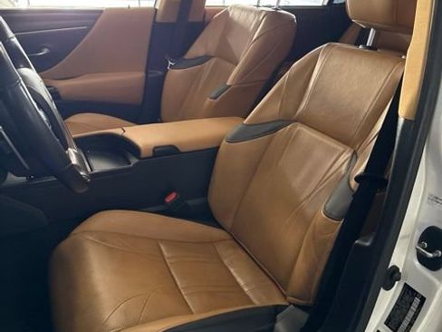 Used 2024 Lexus ES 300h Ultra Luxury w/ Accessory Package (Z2) FWD image 6