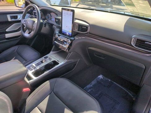 Used 2023 Ford Explorer Limited w/ Limited Technology Package image 32