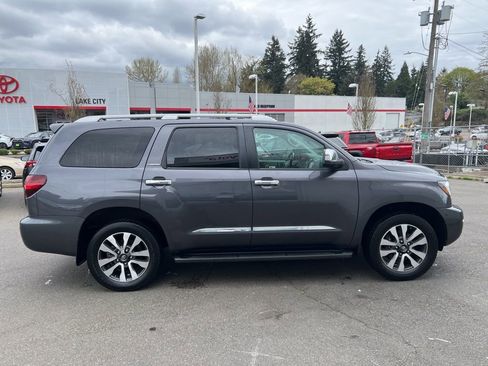 Used 2018 Toyota Sequoia Limited w/ Safety & Convenience Package image 3