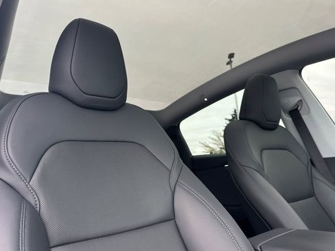 Used 2026 Tesla Model Y Long Range image 16