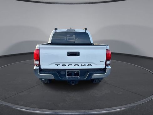 Used 2020 Toyota Tacoma SR5 RWD image 17