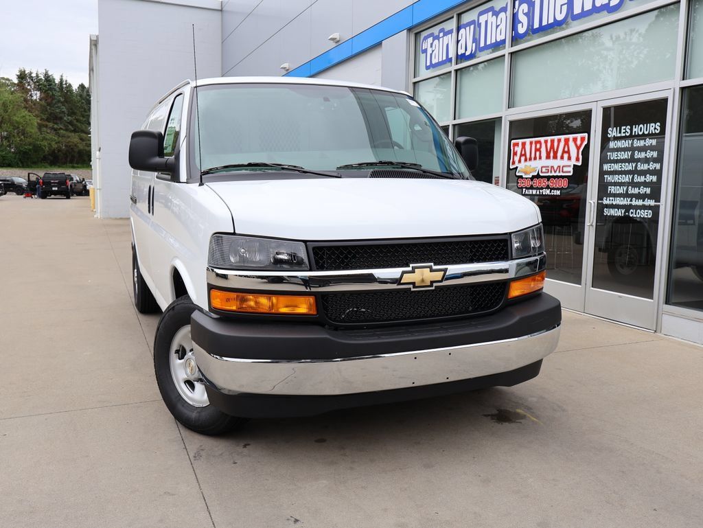 New 2026 Chevrolet Express 2500 w/ Enhanced Convenience Package RWD image 29