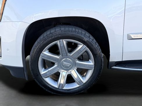 Used 2018 Cadillac Escalade Premium Luxury image 12