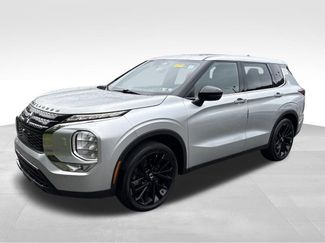 Used 2022 Mitsubishi Outlander SE AWD/4WD 360° Tour