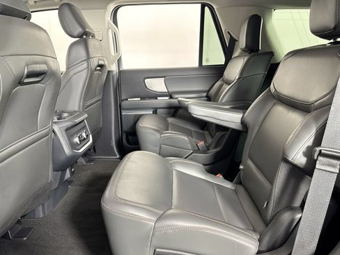 Used 2025 Ford Expedition Active AWD/4WD image 10