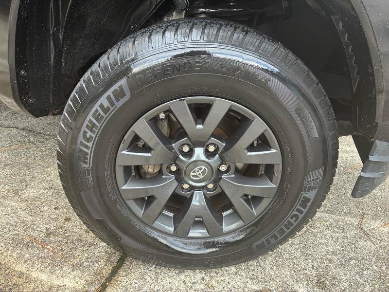 Used 2020 Toyota Tacoma SR5 RWD image 22