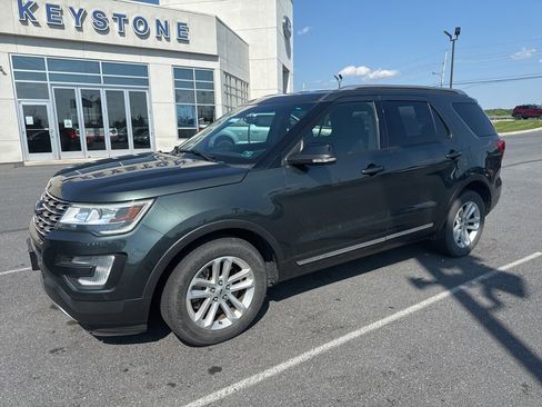 Used 2016 Ford Explorer XLT w/ Equipment Group 201A FWD image 2