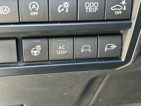 Used 2023 Toyota Tundra Platinum w/ Advanced Package image 29