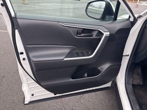 Certified 2023 Toyota RAV4 LE image 36