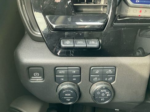 Used 2023 Chevrolet Silverado 1500 ZR2 w/ Technology Package image 11