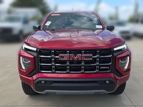 Used 2024 GMC Canyon AT4 w/ AT4 Premium Package AWD/4WD image 8