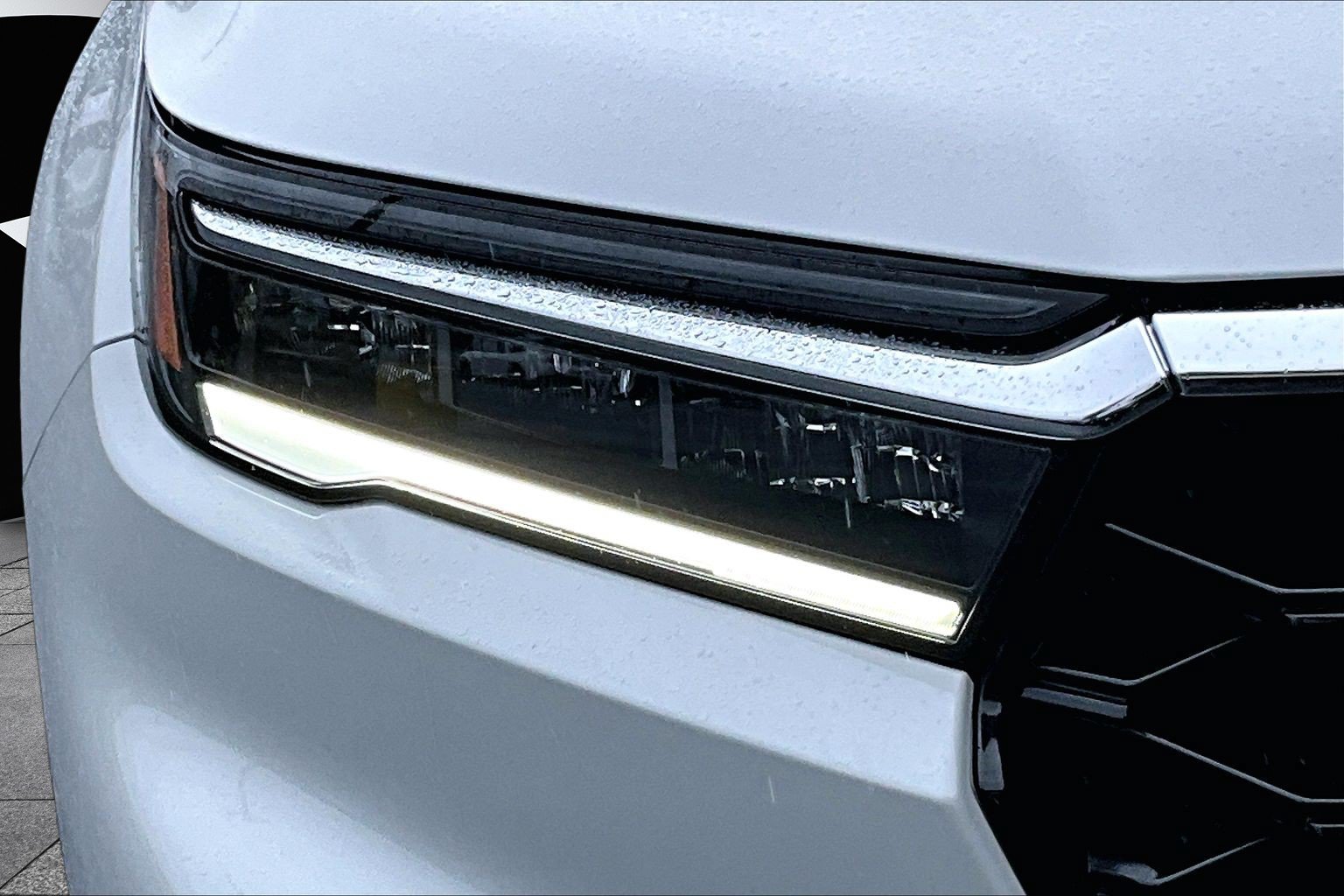 Used 2025 Honda Pilot Elite image 32