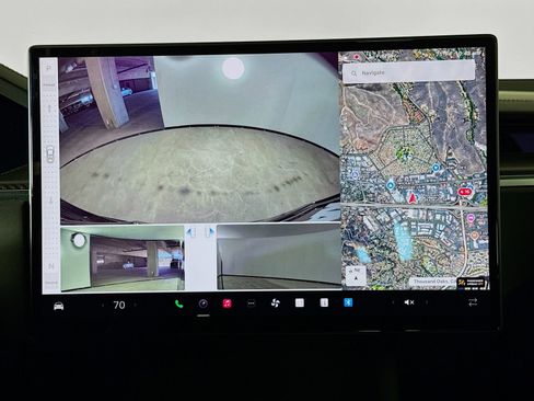 Used 2022 Tesla Model X Plaid image 15