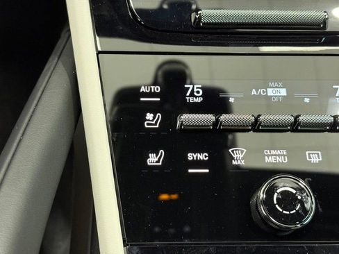 New 2026 Porsche Cayenne image 23