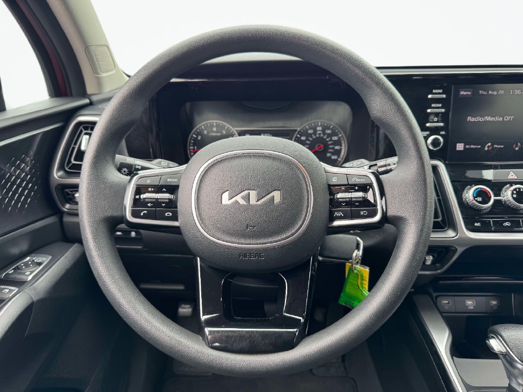 Certified 2023 Kia Sorento LX AWD/4WD image 17