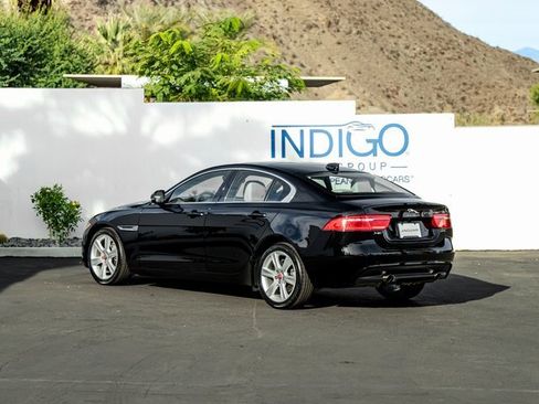 Used 2019 Jaguar XE Premium image 9