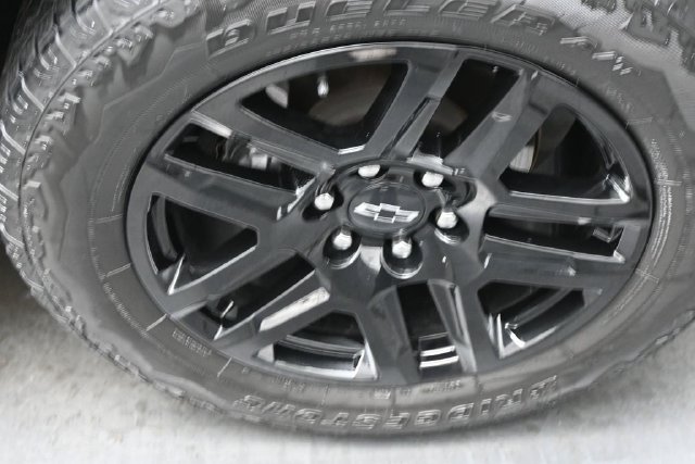 Used 2023 Chevrolet Colorado Trail Boss w/ LPO, Dark Essentials Package AWD/4WD image 34