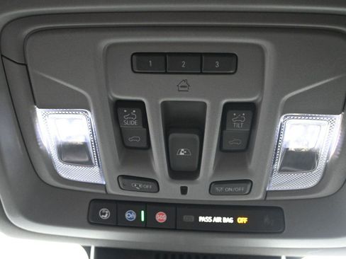 Used 2025 Chevrolet Silverado 2500 LTZ w/ LTZ Premium Package image 40