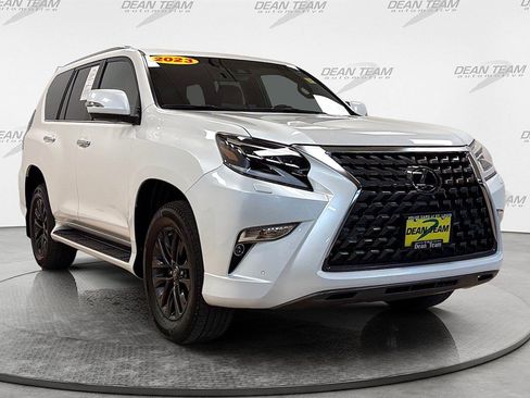 Used 2023 Lexus GX 460 Premium w/ Premium Package AWD/4WD image 3