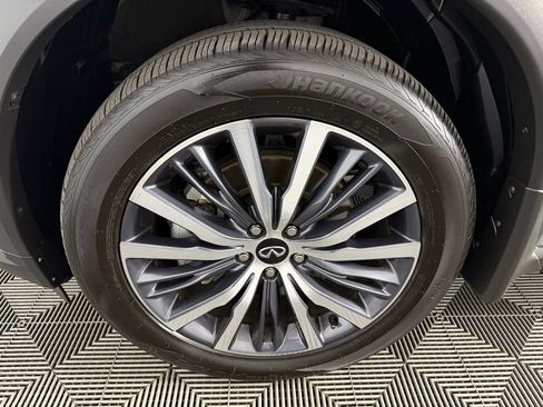 Used 2025 INFINITI QX60 Sensory w/ Vision Package image 11