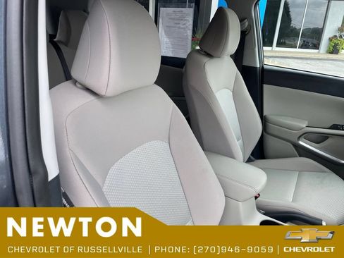 Used 2025 Kia Soul LX w/ LX Technology Package FWD image 23