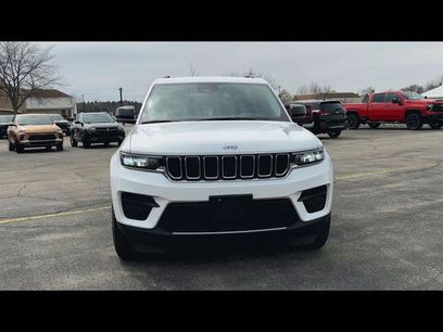 Used 2023 Jeep Grand Cherokee Laredo w/ Luxury Tech Group I