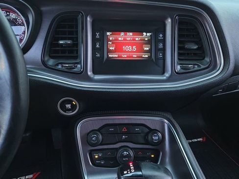 Used 2016 Dodge Challenger SXT image 22
