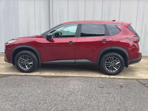 Certified 2025 Nissan Rogue S FWD image 6