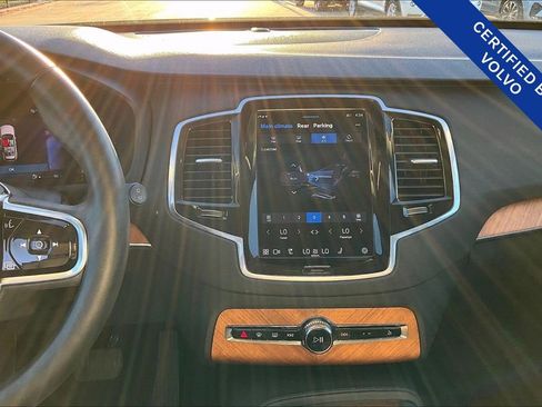 Used 2023 Volvo XC90 B5 Plus image 8
